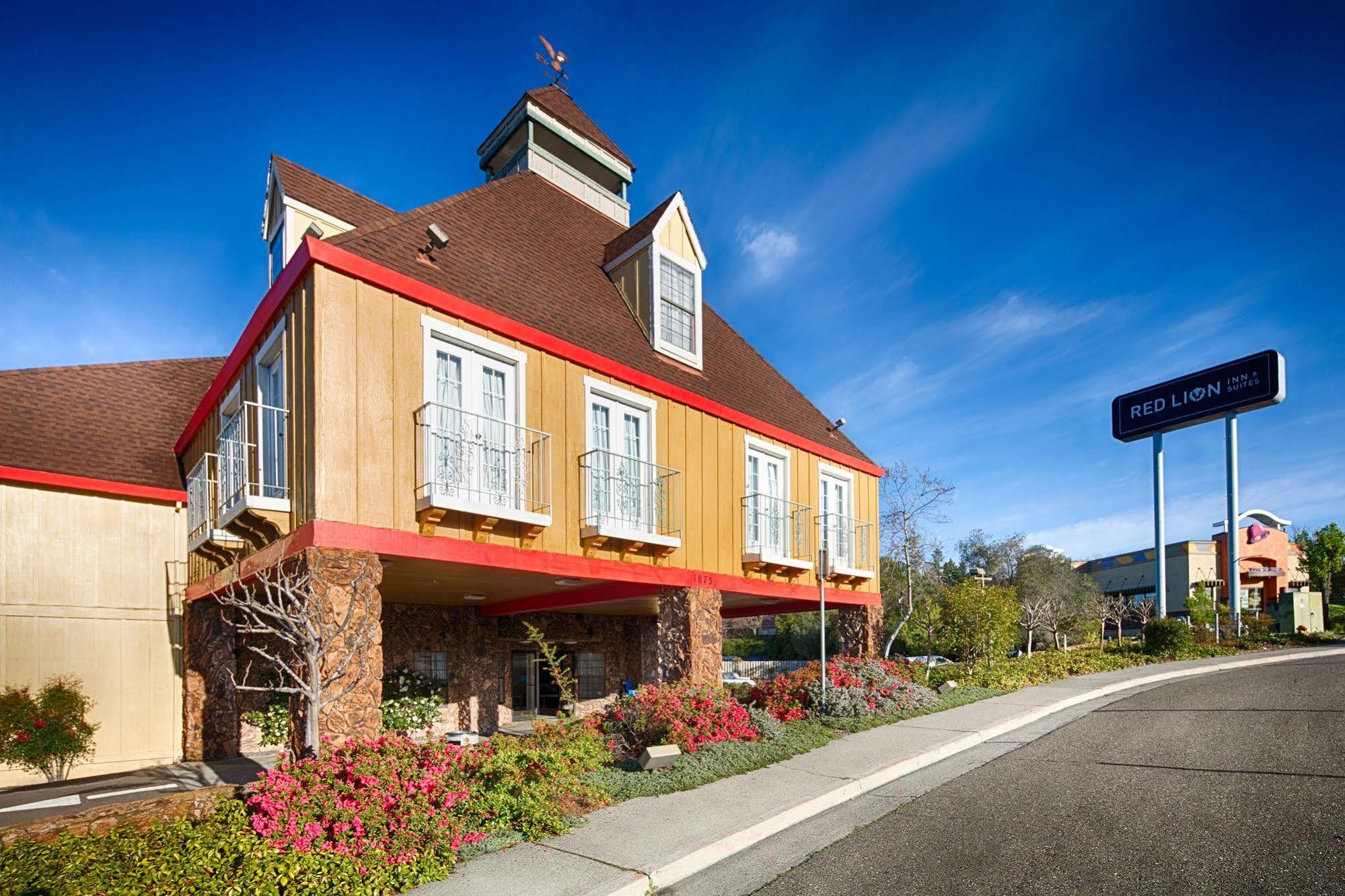 Red Lion Inn&Suites Auburn Exterior foto